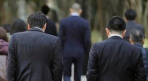 コロナは終息しない…。新たな収入源確保を急げ。