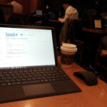 【toolプラス】まとめサイトブロガー、緊急事態でスタバでノマドワーカーの巣の中へ!笑